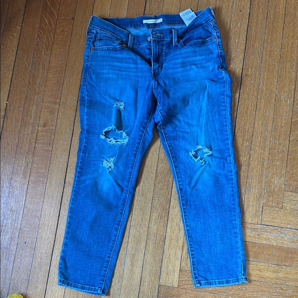 Levi’s boyfriend jeans